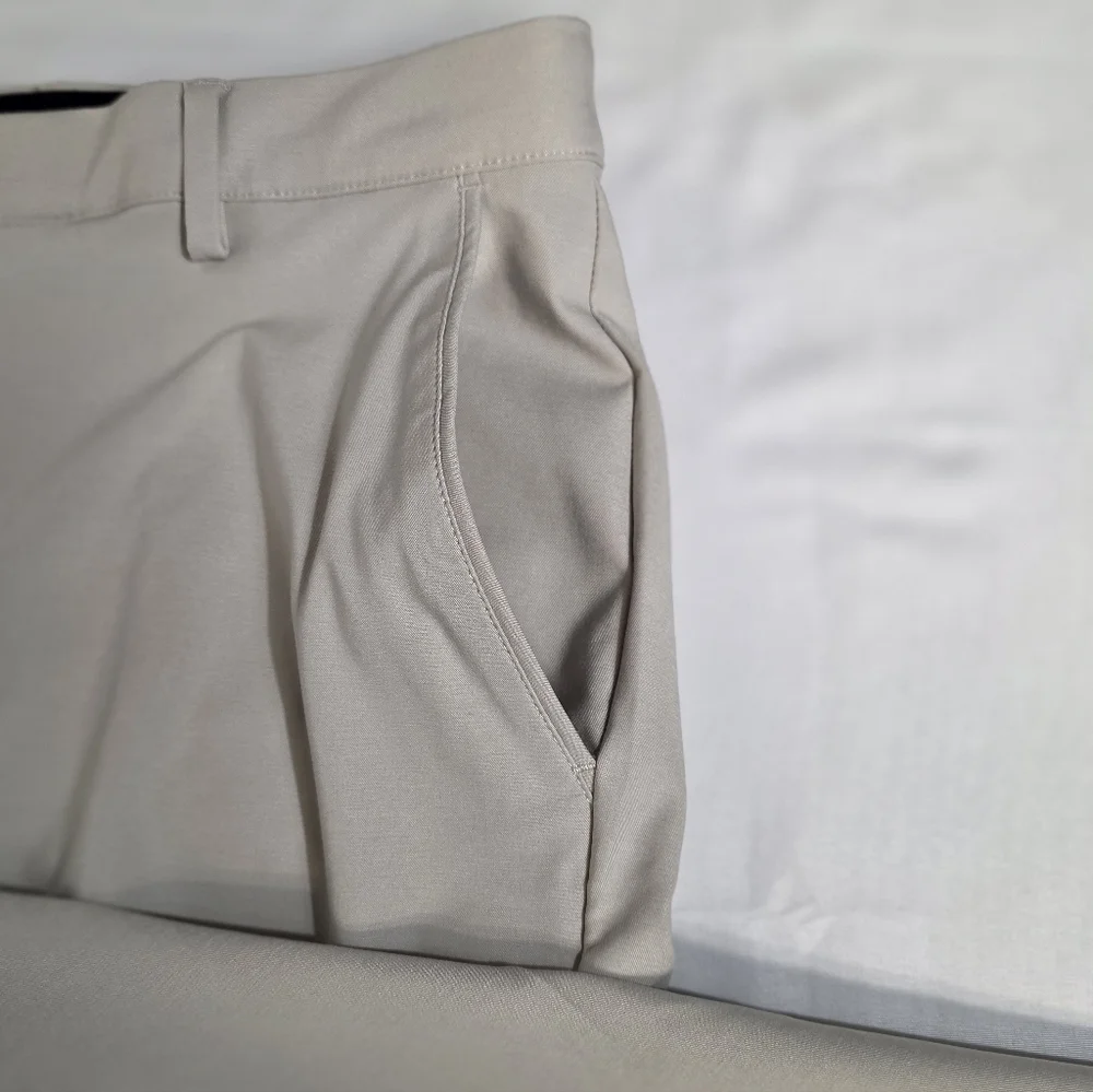 Greg Norman Collection Performance Golf Pant Mens 34 X 32 In Khaki New - Picture 7 of 11
